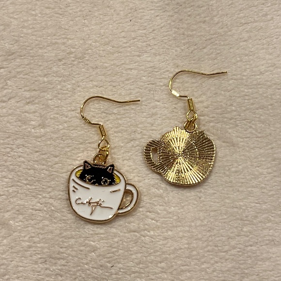 Cat Coffee Earrings - Picture 3 of 3